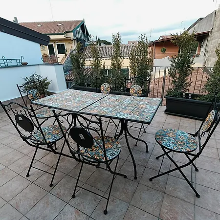 La Casa Di Elena A *